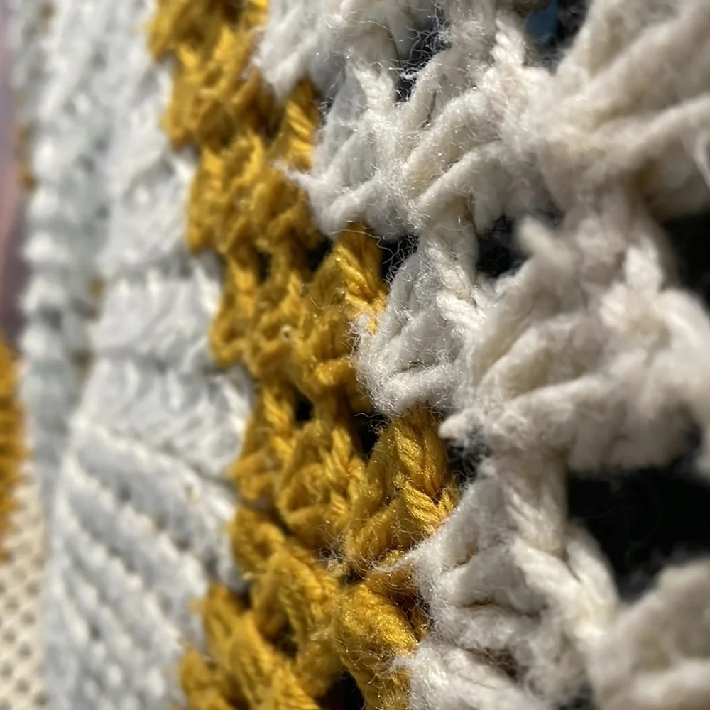 Vintage Beautiful Crochet blanket Afghan 4..5 ft x 4.5 Comfy Cozy Granny Square